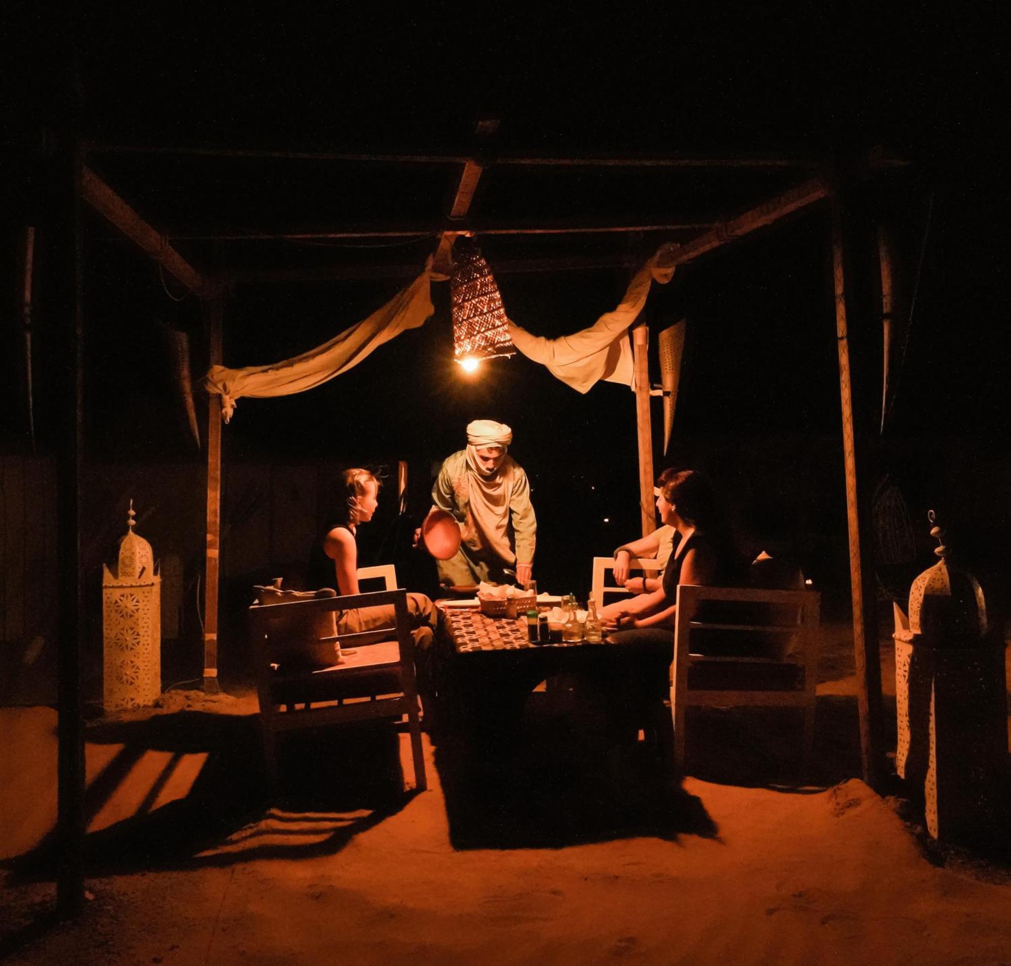 Horaz Merzouga Camp Buitenkant foto